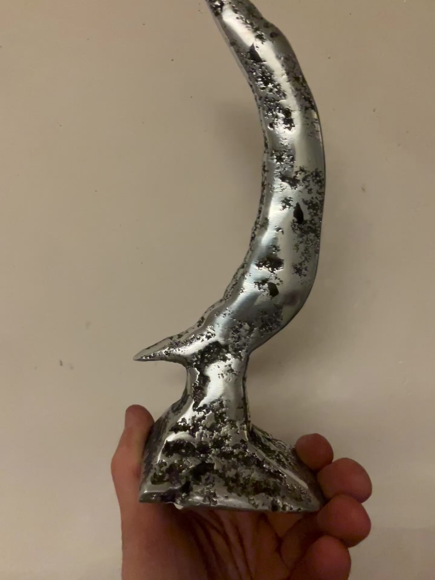 Croissant de lune ( serie GALACTICA ) zinc incrusté de basalte . Pièce unique 1/1 ( vendu )